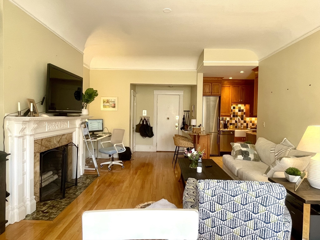 1 bed, 1 bath apartment for rent at 362 Commonwealth Ave Unit 2B, Back Bay — photo 5 of 8