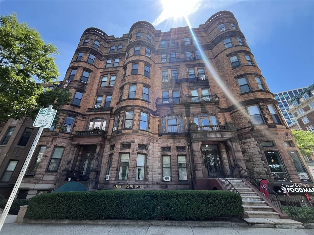 1 bed, 1 bath apartment for rent at 362 Commonwealth Ave Unit 2M, Back Bay — photo 18 of 18