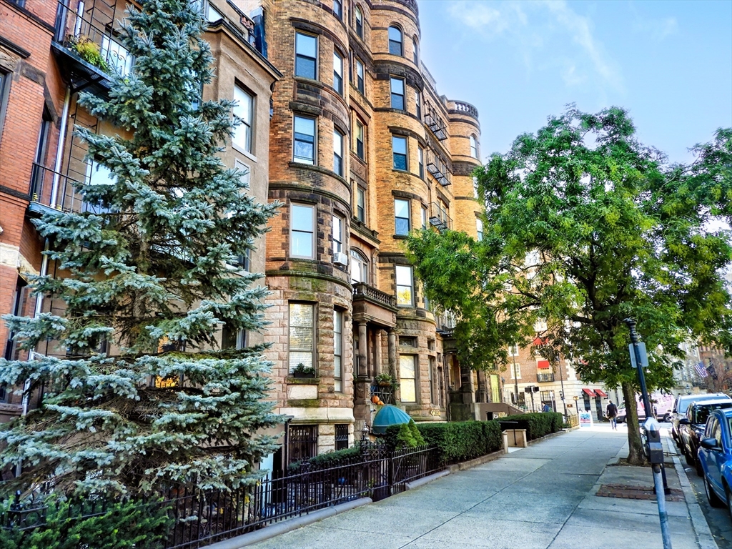 1 bed, 1 bath apartment for rent at 362 Commonwealth Ave Unit 3E, Back Bay — photo 2 of 15