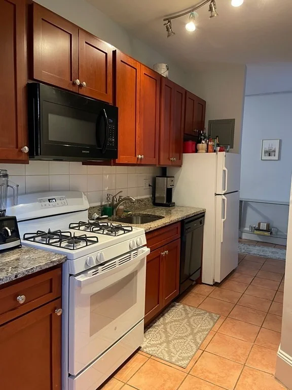 1 bed, 1 bath apartment for rent at 362 Commonwealth Ave Unit 3F, Back Bay — photo 11 of 13