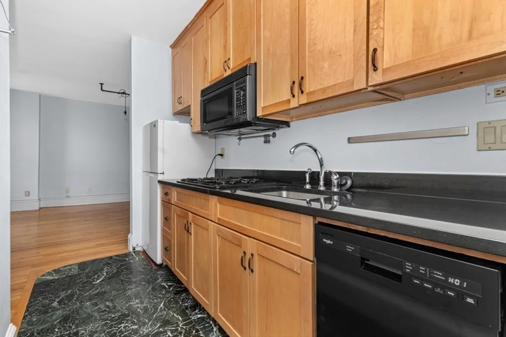 1 bed, 1 bath apartment for rent at 362 Commonwealth Ave Unit 6E, Back Bay — photo 3 of 17