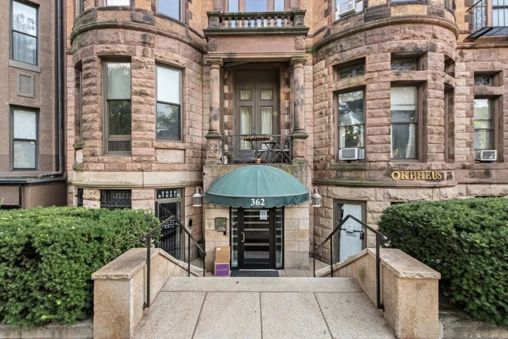 1 bed, 1 bath apartment for rent at 362 Commonwealth Ave Unit 6E, Back Bay — photo 13 of 17