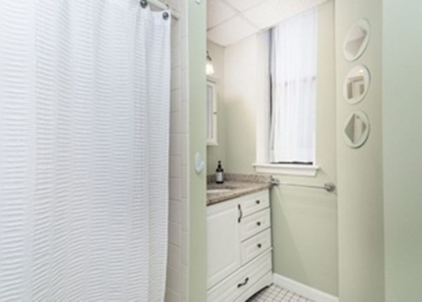 Studio bed, 1 bath apartment for rent at 362 Commonwealth Ave Unit LA, Back Bay — photo 13 of 14