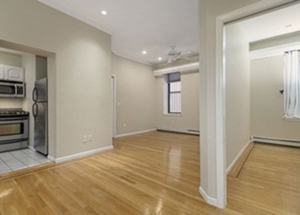 Studio bed, 1 bath apartment for rent at 362 Commonwealth Ave Unit LA, Back Bay — photo 10 of 14