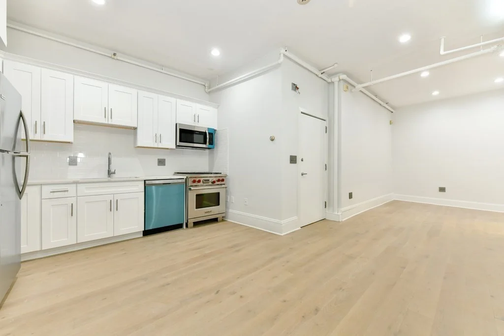 Studio bed, 1 bath apartment for rent at 362 Commonwealth Ave Unit LC, Back Bay — photo 8 of 15