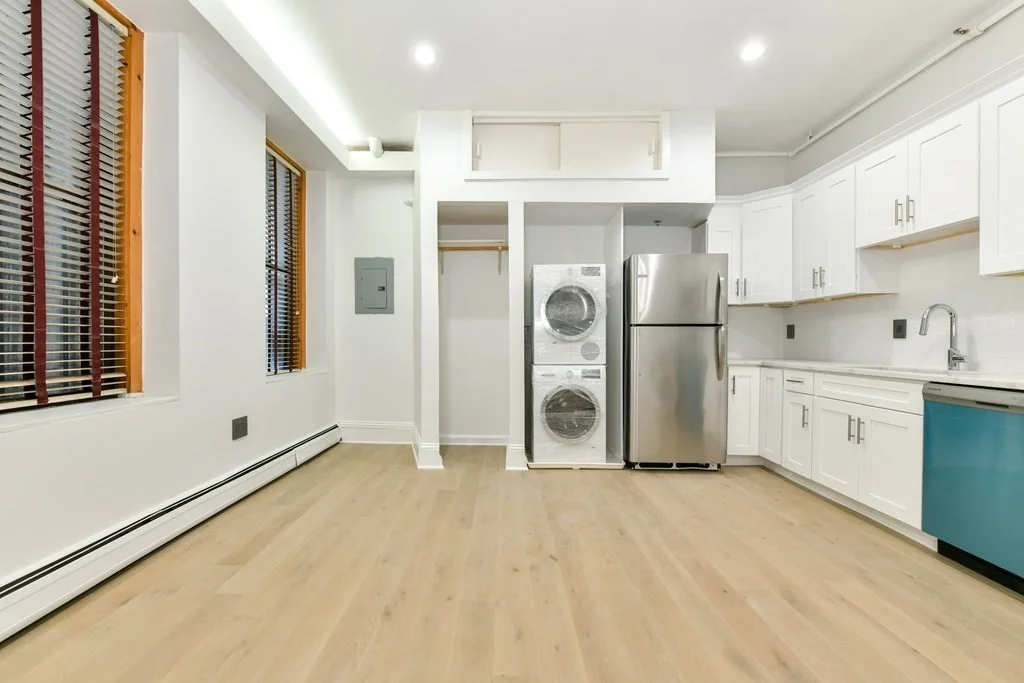 Studio bed, 1 bath apartment for rent at 362 Commonwealth Ave Unit LC, Back Bay — photo 4 of 15