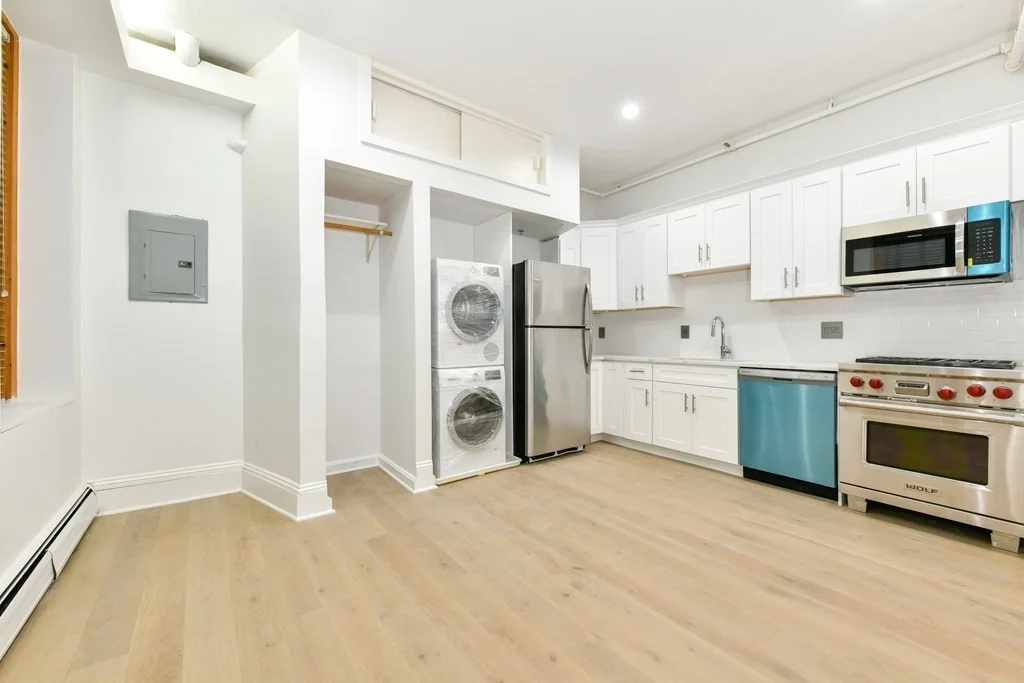 Studio bed, 1 bath apartment for rent at 362 Commonwealth Ave Unit LC, Back Bay — photo 3 of 15