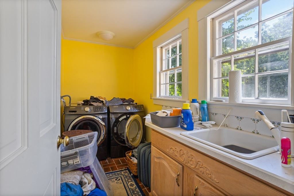 3 bed, 2 bath apartment for rent at 362 King St Unit 1, Littleton — photo 14 of 35