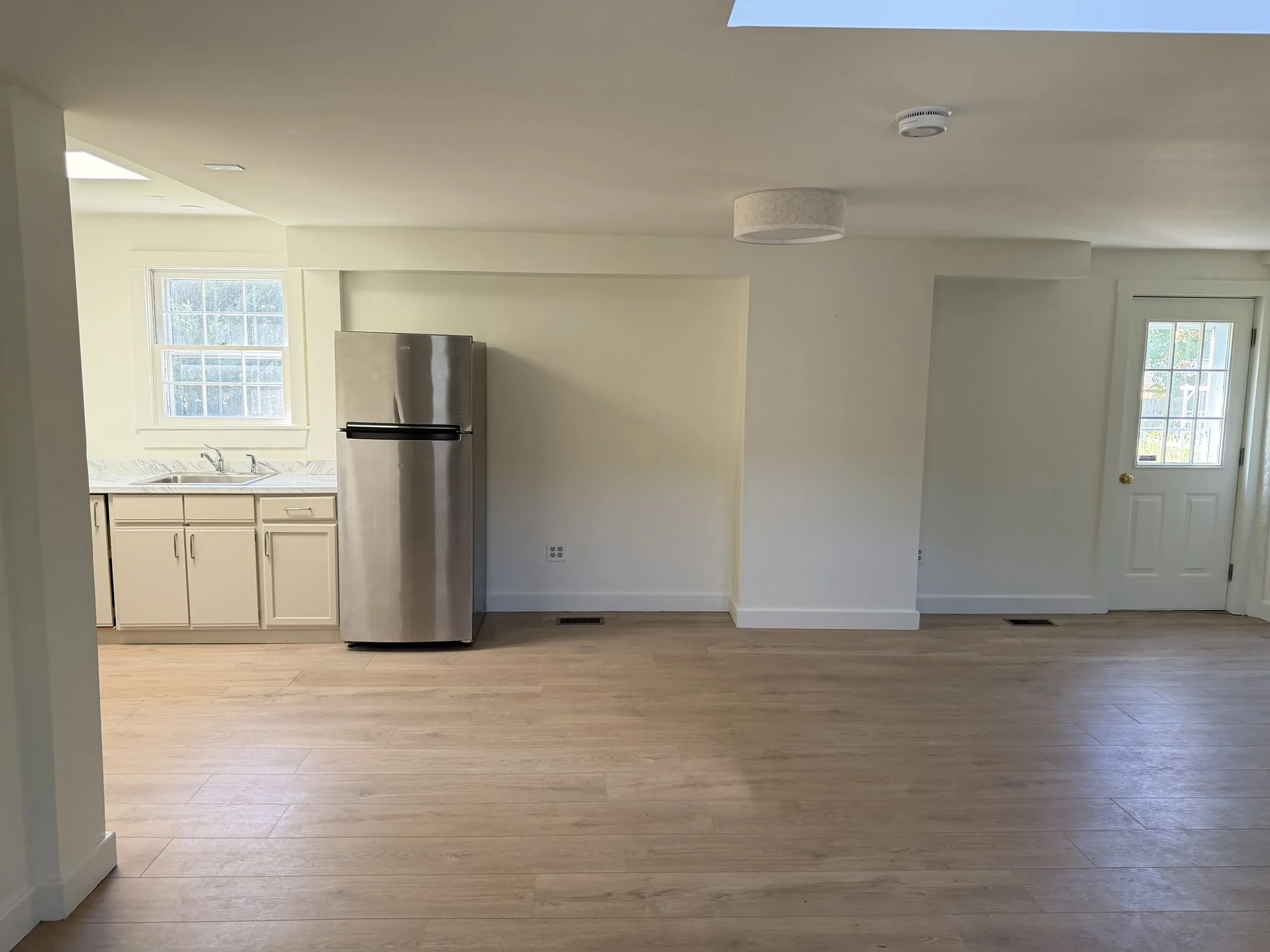 1 bed, 1 bath apartment for rent at 362 King St Unit 1, Littleton — photo 4 of 15