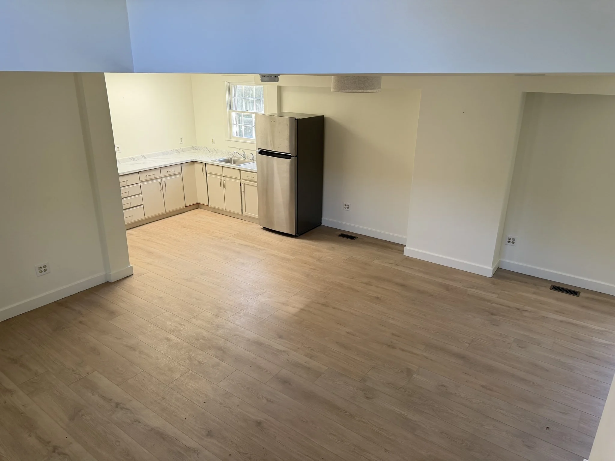 1 bed, 1 bath apartment for rent at 362 King St Unit 1, Littleton — photo 3 of 15