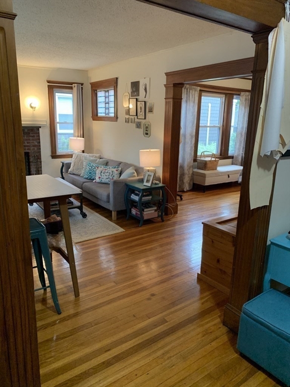 2 bed, 1 bath apartment for rent at 362 Lagrange Unit 1, West Roxbury — photo 3 of 12