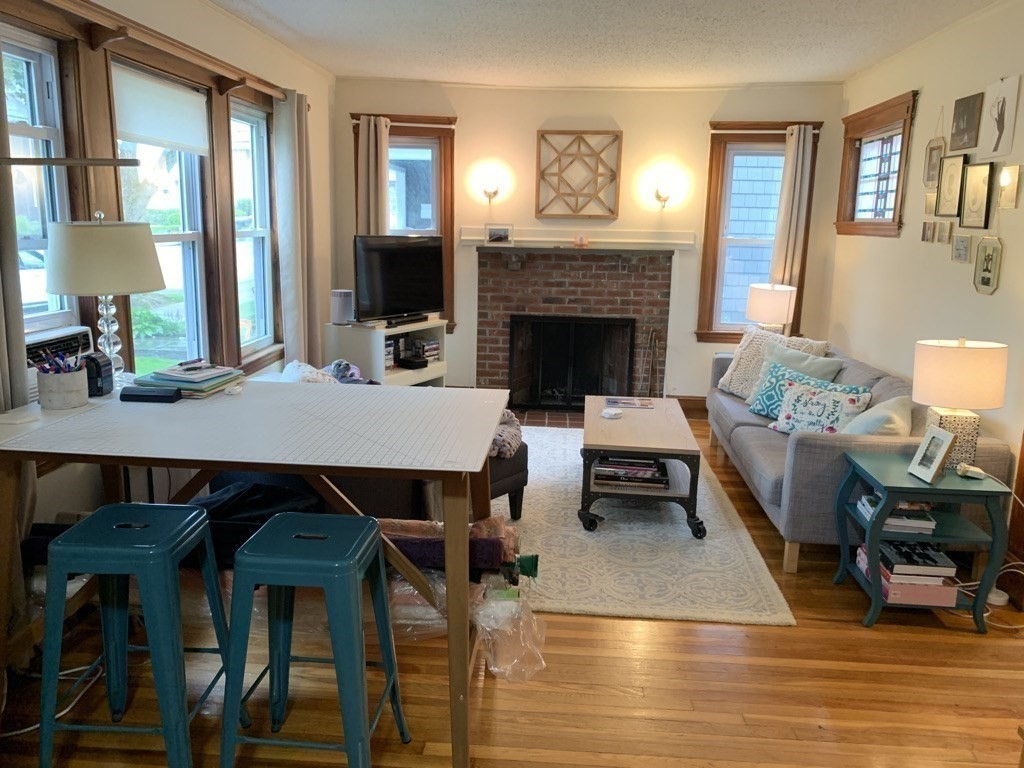 2 bed, 1 bath apartment for rent at 362 Lagrange Unit 1, West Roxbury — photo 2 of 12