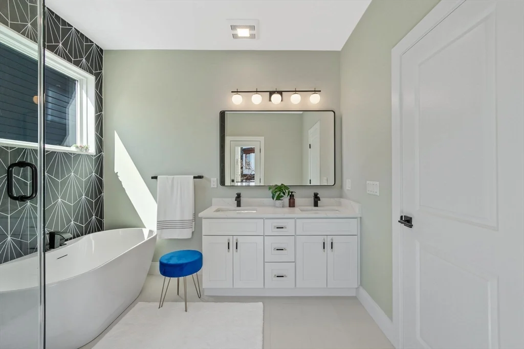 3 bed, 2 bath apartment for rent at 362 Meridian St Unit Ph, Central Square — photo 22 of 26