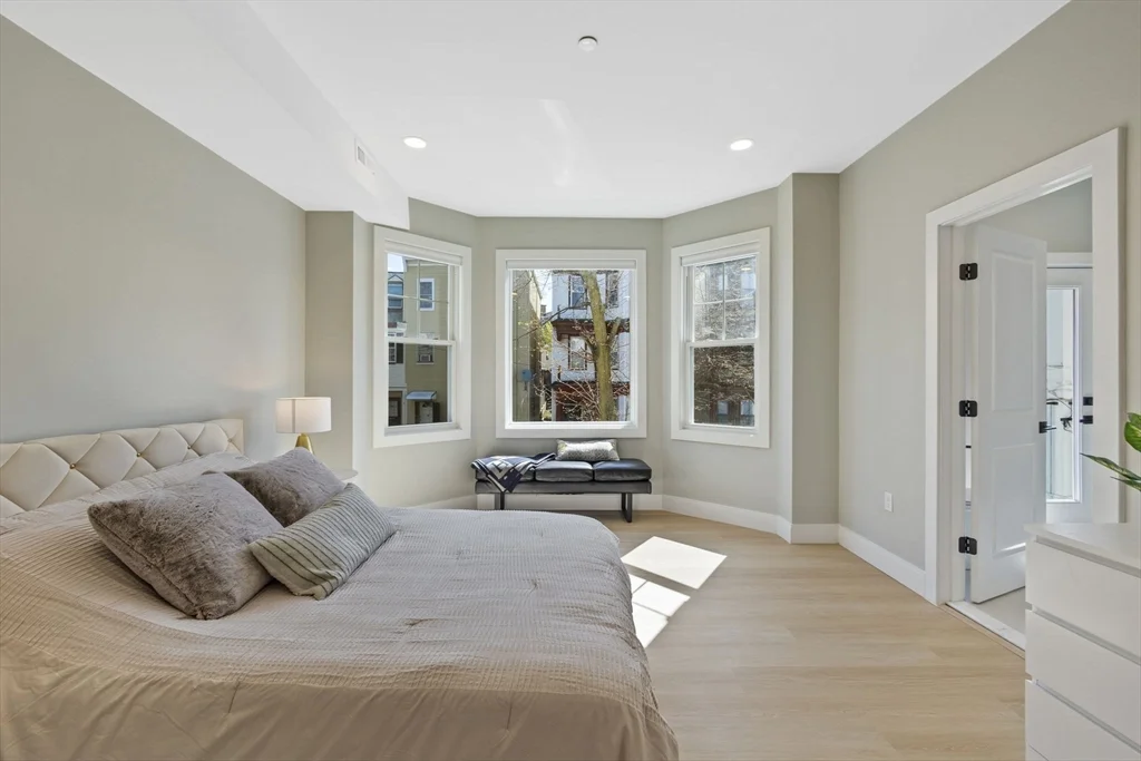 3 bed, 2 bath apartment for rent at 362 Meridian St Unit Ph, Central Square — photo 21 of 26