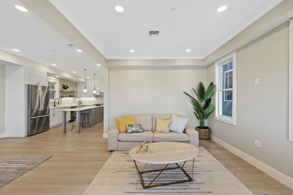 3 bed, 2 bath apartment for rent at 362 Meridian St Unit Ph, Central Square — photo 6 of 26
