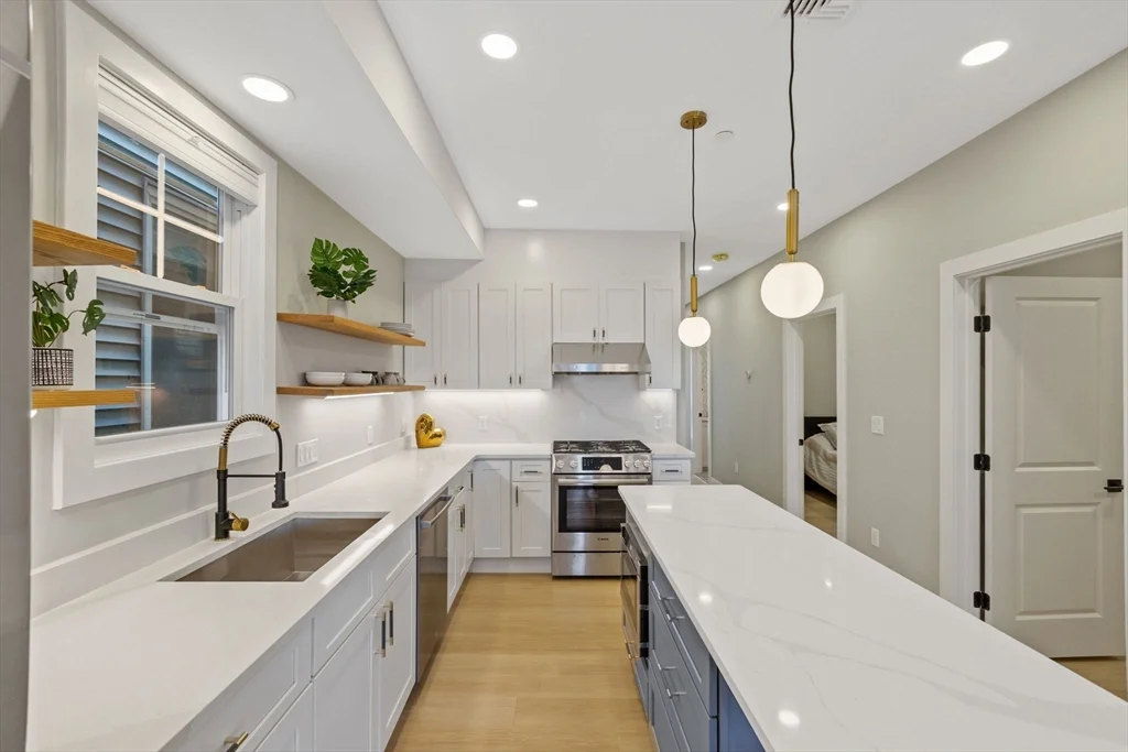 3 bed, 2 bath apartment for rent at 362 Meridian St Unit Ph, Central Square — photo 2 of 26