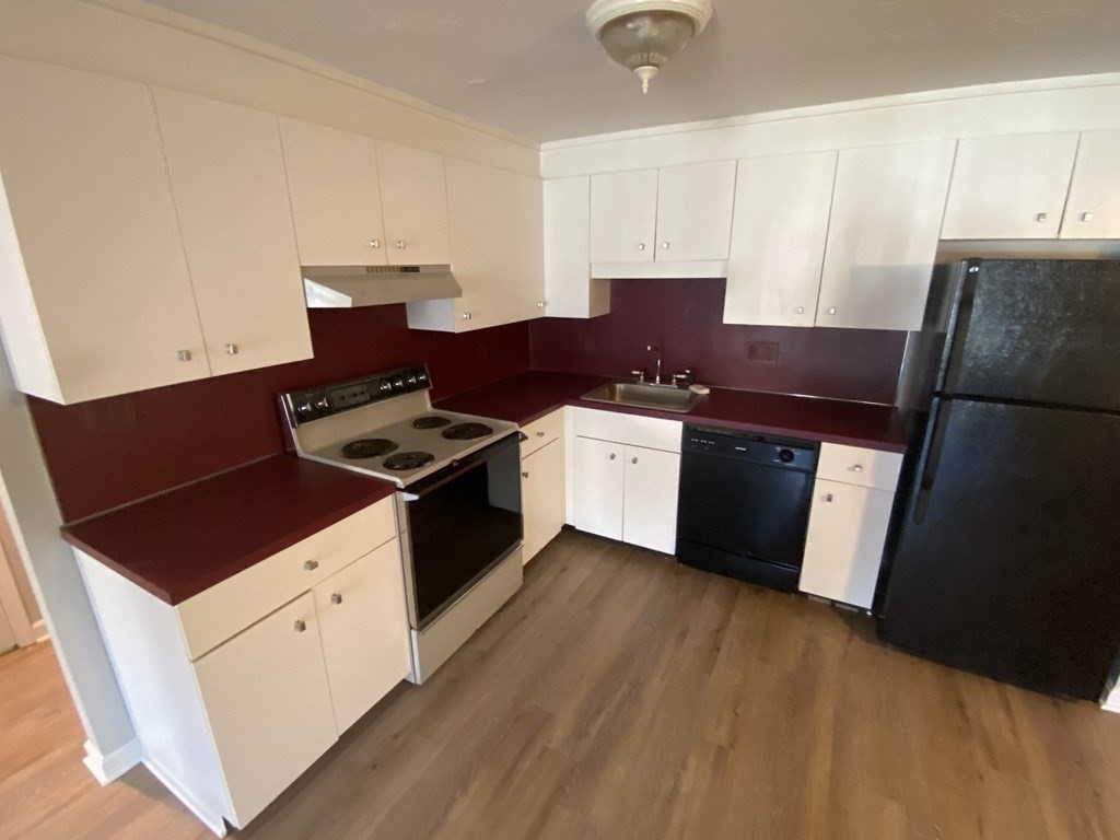 1 bed, 1 bath apartment for rent at 362 Neponset St Unit A, Canton — photo 2 of 16