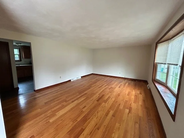 3 bed, 1 bath apartment for rent at 362 Plymouth St Unit 362, Bridgewater — photo 2 of 21