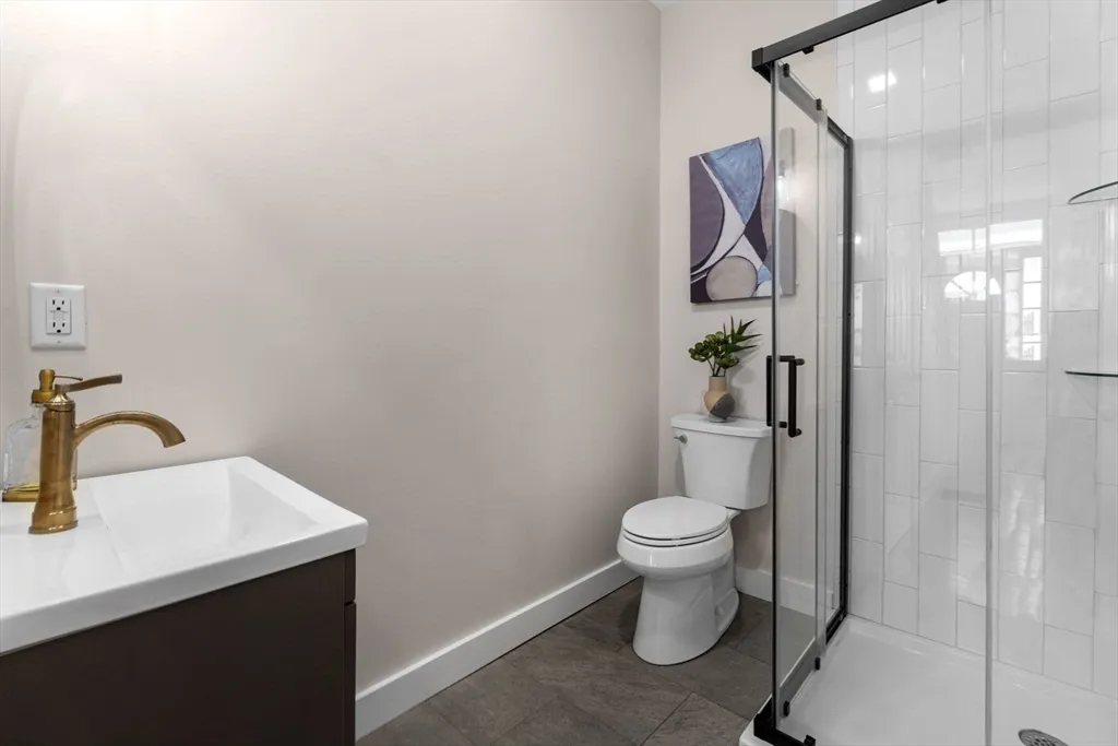 4 bed, 3 bath apartment for rent at 362 Silver St Unit 1, South Boston — photo 13 of 25