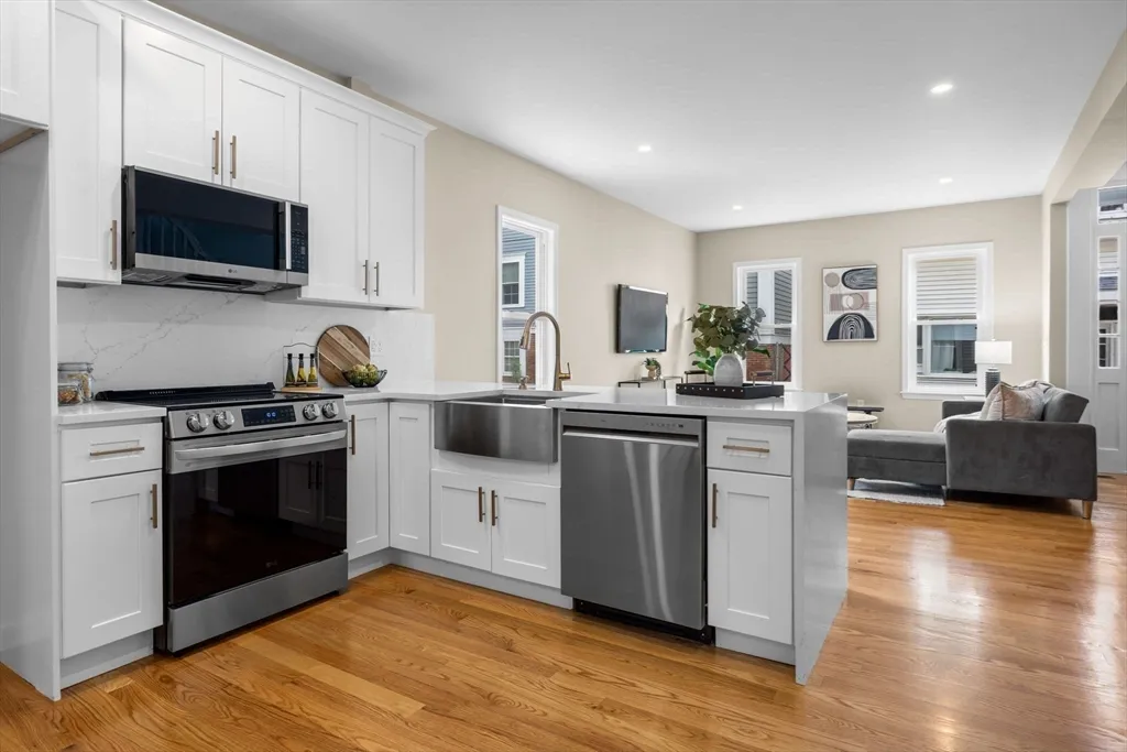 4 bed, 3 bath apartment for rent at 362 Silver St Unit 1, South Boston — photo 8 of 25