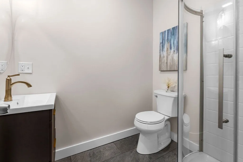 4 bed, 3 bath apartment for rent at 362 Silver St Unit 1, South Boston — photo 16 of 25