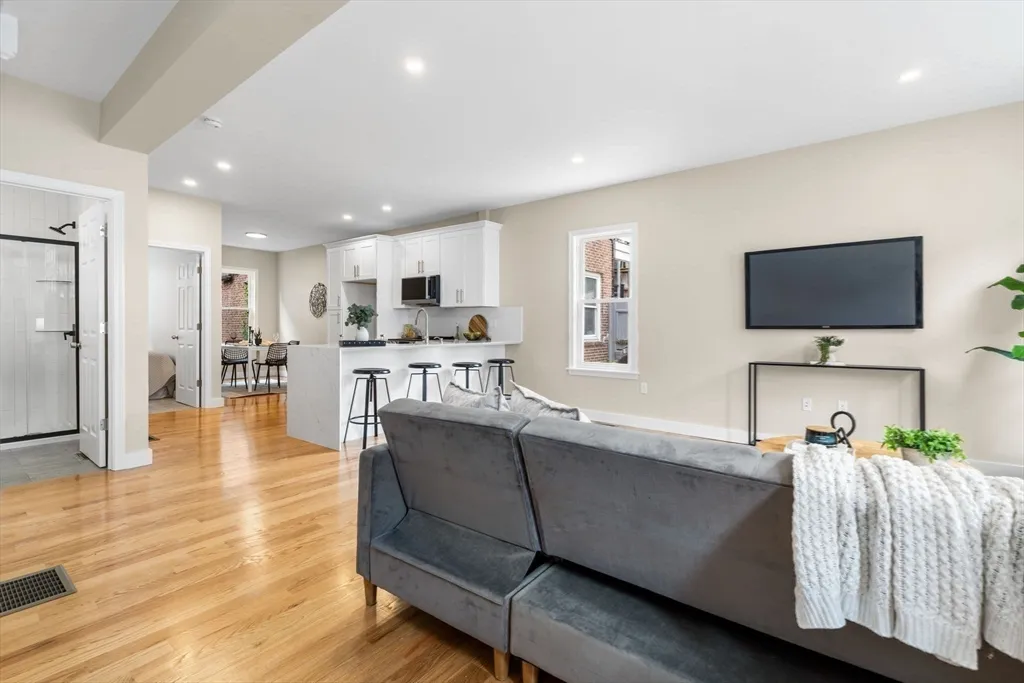 4 bed, 3 bath apartment for rent at 362 Silver St Unit 1, South Boston — photo 3 of 25