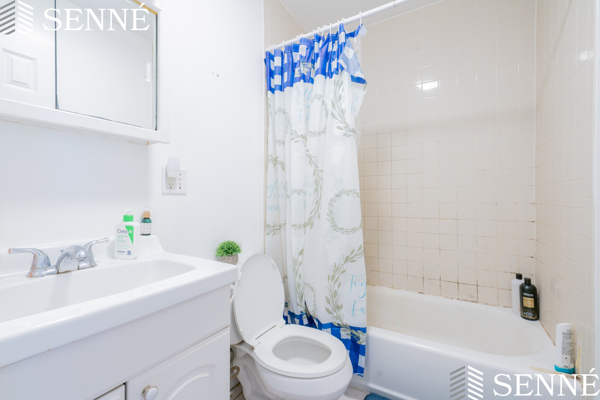 4 bed, 2 bath apartment for rent at 363 Cardinal Medeiros Ave Unit 363, Wellington-Harrington — photo 9 of 11