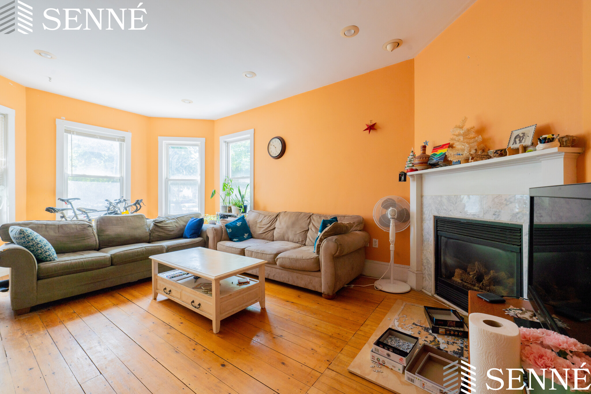 4 bed, 2 bath apartment for rent at 363 Cardinal Medeiros Ave Unit 363, Wellington-Harrington — photo 2 of 11