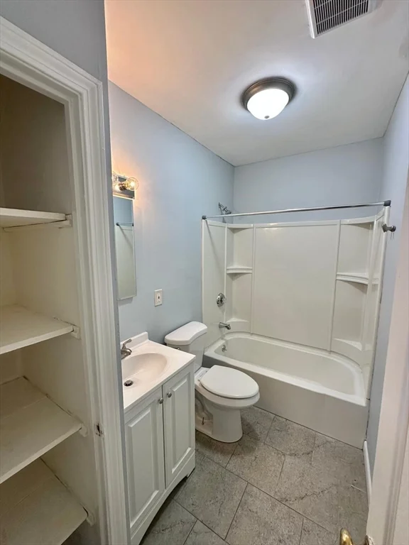 2 bed, 1 bath apartment for rent at 363 Hildreth Unit 11, Lowell — photo 3 of 17