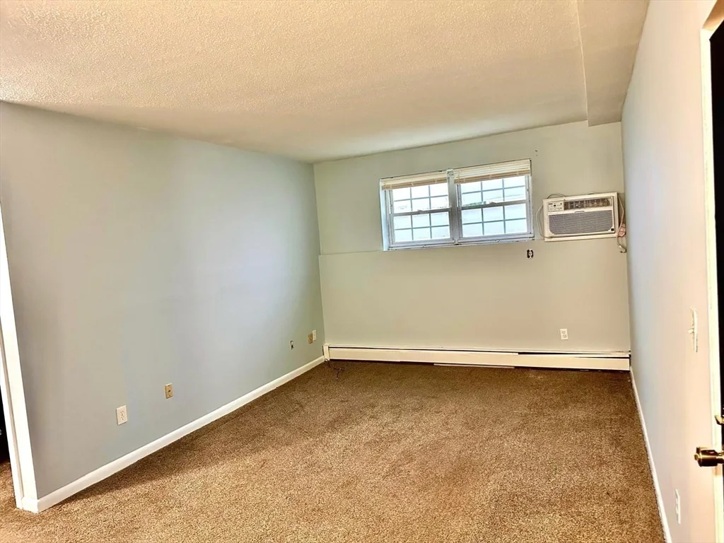 2 bed, 1 bath apartment for rent at 363 Hildreth Unit 11, Lowell — photo 10 of 17