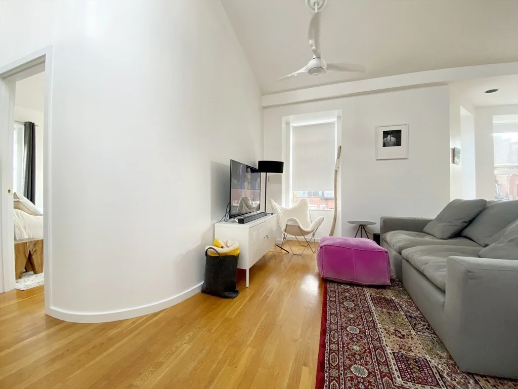2 bed, 1 bath apartment for rent at 363 Marlborough St Unit 8, Back Bay — photo 8 of 25