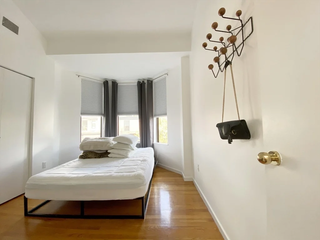 2 bed, 1 bath apartment for rent at 363 Marlborough St Unit 8, Back Bay — photo 17 of 25