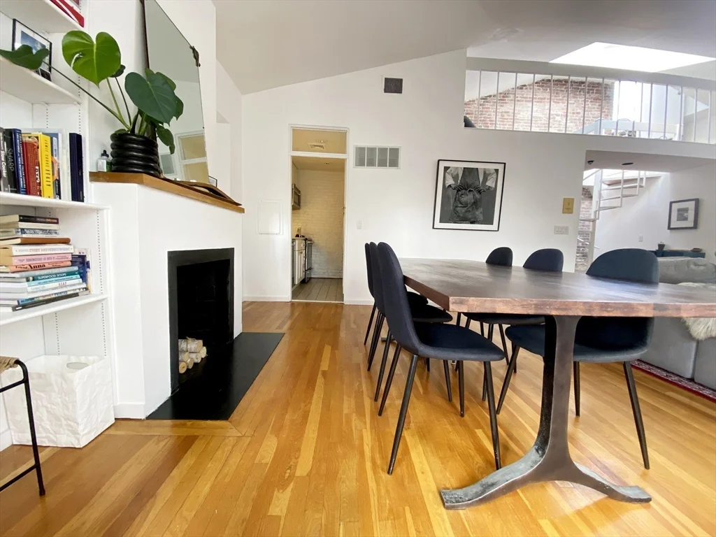 2 bed, 1 bath apartment for rent at 363 Marlborough St Unit 8, Back Bay — photo 3 of 25