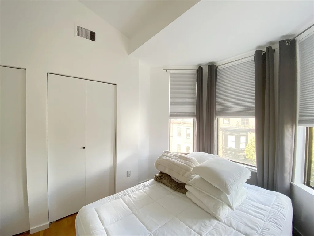2 bed, 1 bath apartment for rent at 363 Marlborough St Unit 8, Back Bay — photo 18 of 25