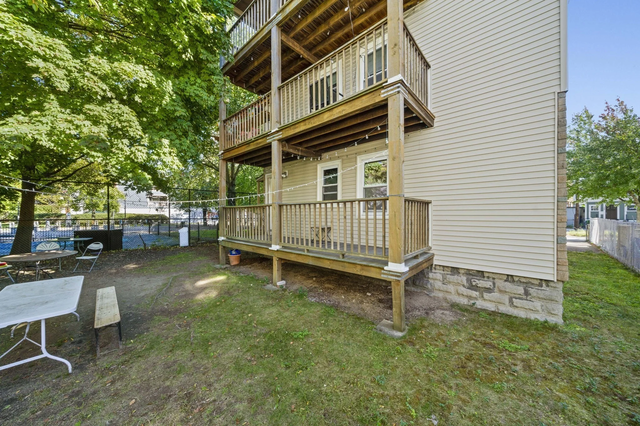 4 bed, 2 bath apartment for rent at 363 Washington St Unit 1, Somerville — photo 2 of 22