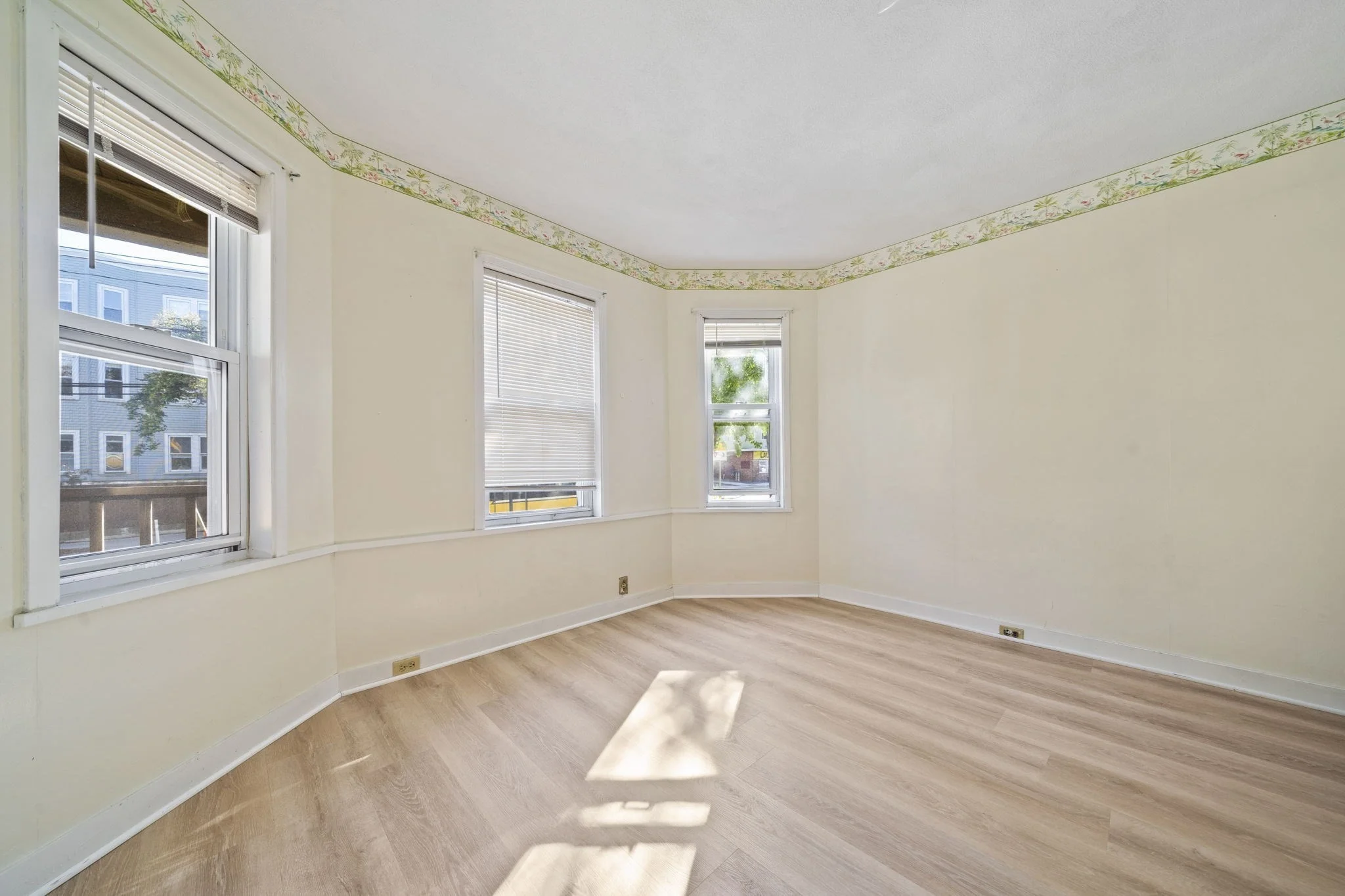 4 bed, 2 bath apartment for rent at 363 Washington St Unit 1, Somerville — photo 7 of 22