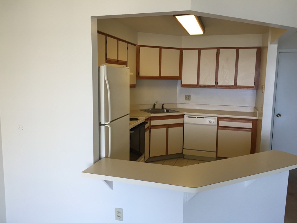1 bed, 1 bath apartment for rent at 364 0cean Ave Unit 205, Revere — photo 1 of 7