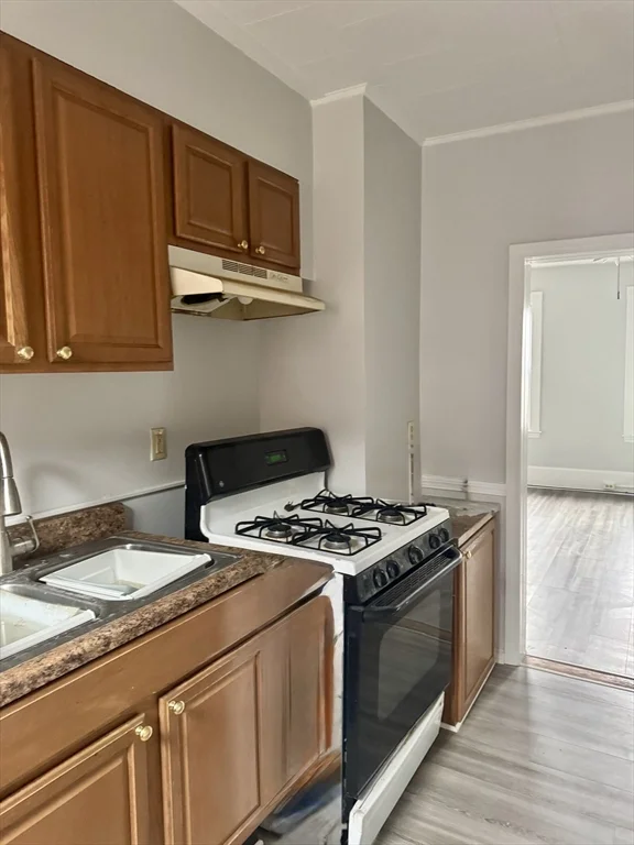3 bed, 1 bath apartment for rent at 364-368 Ashley Blvd Unit 3E, North — photo 17 of 22