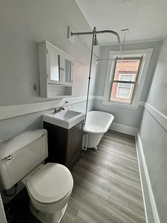 3 bed, 1 bath apartment for rent at 364-368 Ashley Blvd Unit 3E, North — photo 19 of 22