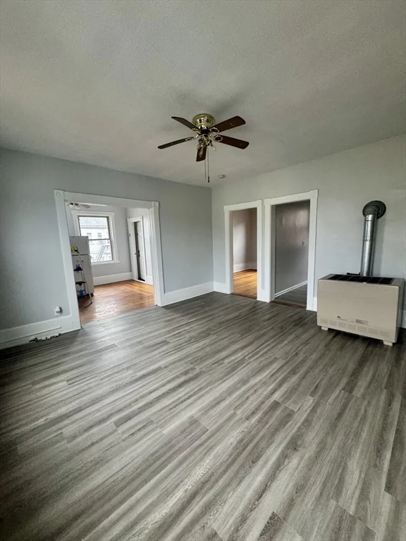 3 bed, 1 bath apartment for rent at 364-368 Ashley Blvd Unit 3E, North — photo 3 of 22
