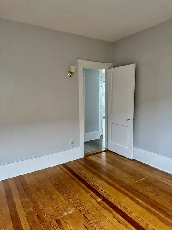 3 bed, 1 bath apartment for rent at 364-368 Ashley Blvd Unit 3E, North — photo 5 of 22