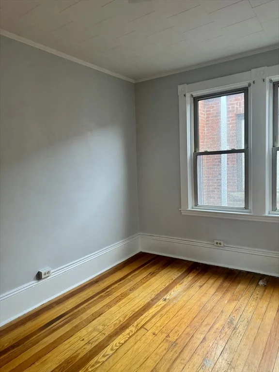 3 bed, 1 bath apartment for rent at 364-368 Ashley Blvd Unit 3E, North — photo 12 of 22