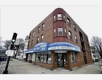 3 bed, 1 bath apartment for rent at 364-368 Ashley Blvd Unit 3E, North — photo 1 of 22