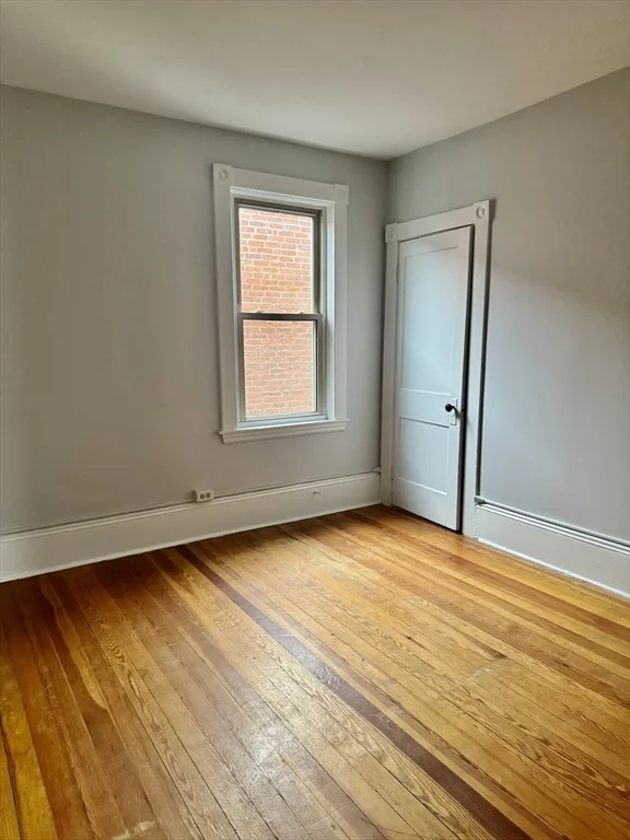 3 bed, 1 bath apartment for rent at 364-368 Ashley Blvd Unit 3E, North — photo 6 of 22