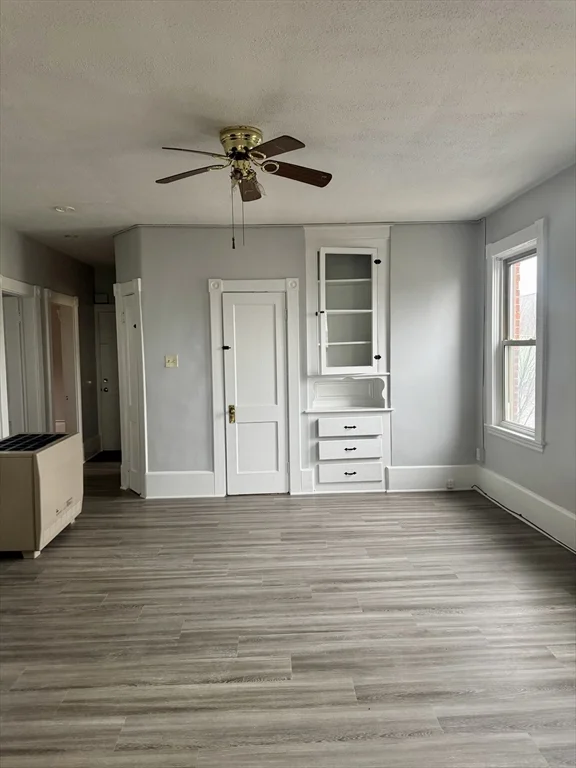 3 bed, 1 bath apartment for rent at 364-368 Ashley Blvd Unit 3E, North — photo 16 of 22