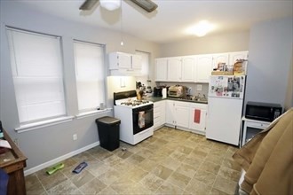 3 bed, 1 bath apartment for rent at 364 Ashley Unit 2 East, North — photo 6 of 11