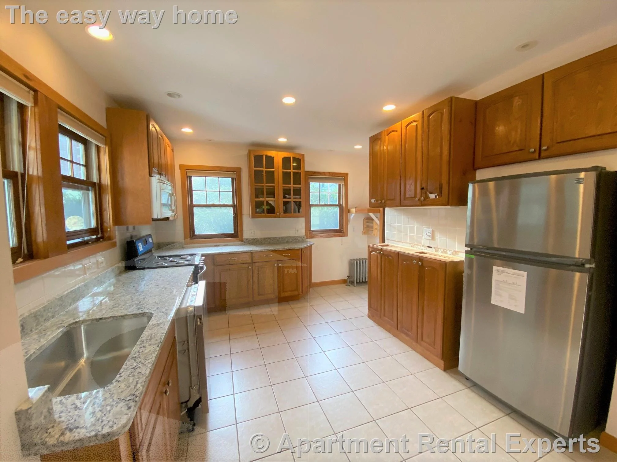 3 bed, 3 bath apartment for rent at 364 Auburndale Ave, Auburndale — photo 1 of 22