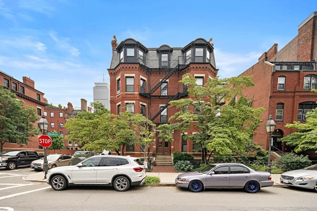 Studio bed, 1 bath apartment for rent at 364 Marlborough St Unit 1, Back Bay — photo 16 of 16