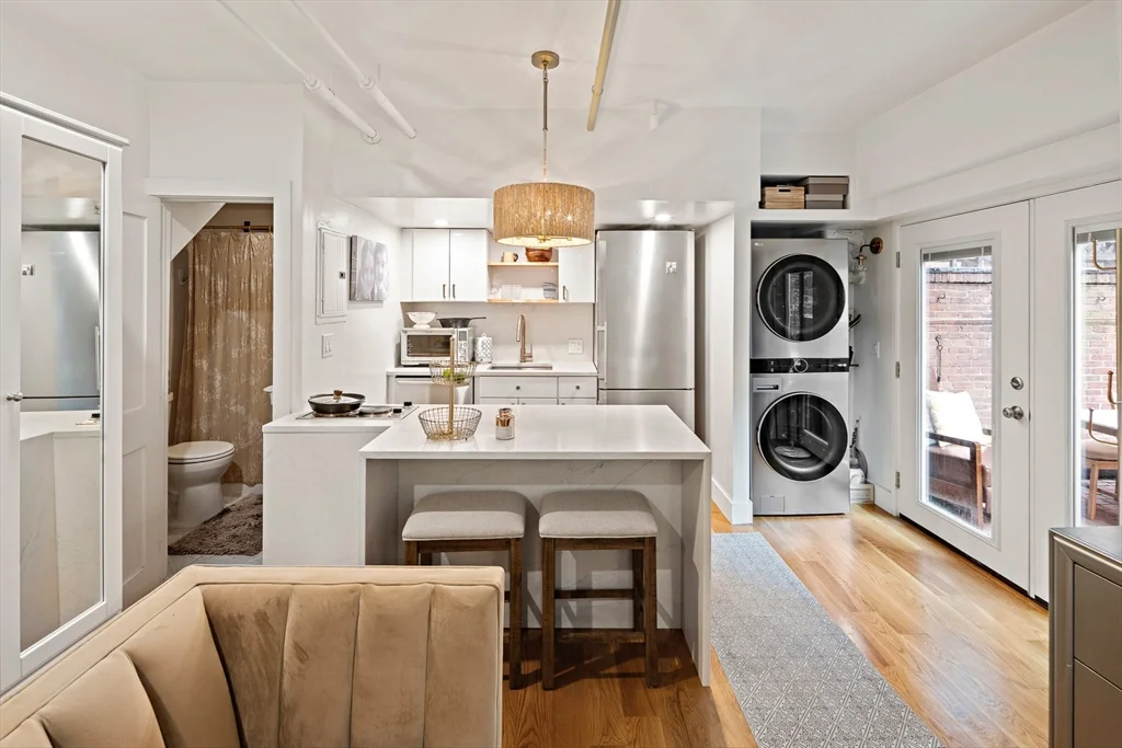 Studio bed, 1 bath apartment for rent at 364 Marlborough St Unit 1, Back Bay