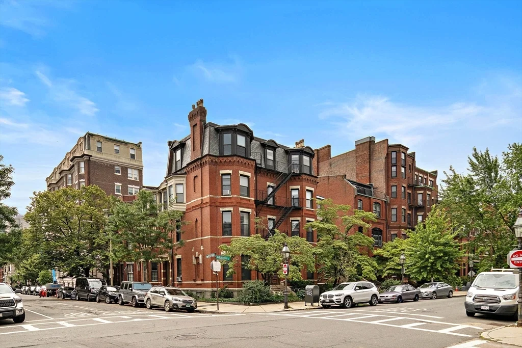 Studio bed, 1 bath apartment for rent at 364 Marlborough St Unit 1, Back Bay — photo 15 of 16